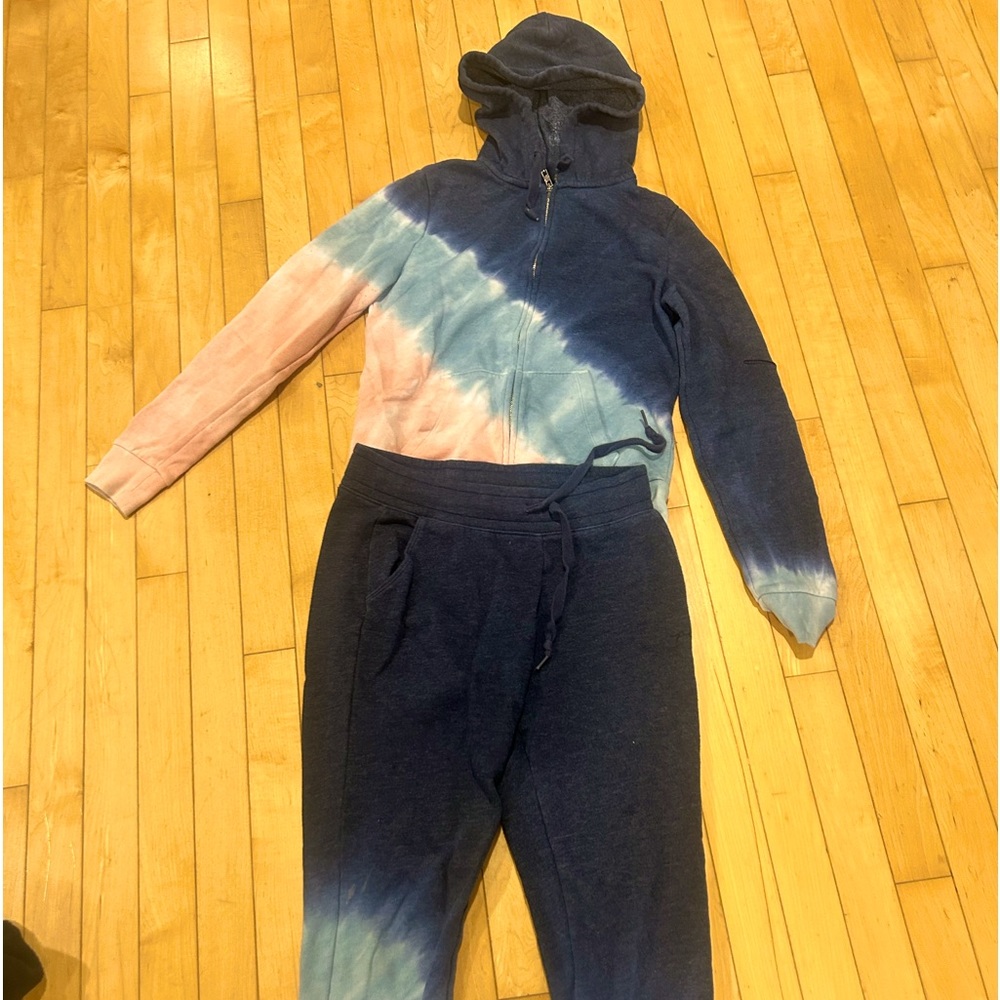Victoria’s Secret sweatsuit
